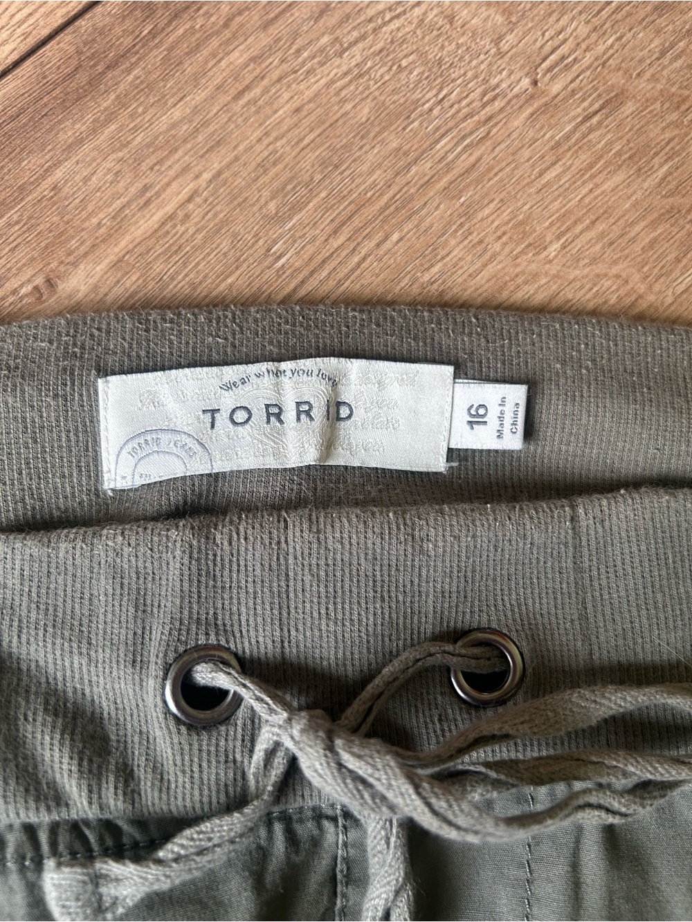 Torrid Ruched Capris- 16 - Picture 2 of 7